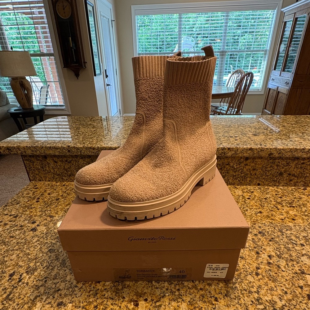 Gianvito Rossi Torrance Knit Boucle Boots Ankle Sock Booties Italy 40 US 10